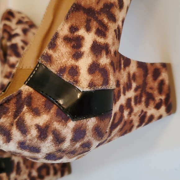 Comfortview Animal Print Pumps - Picture 5 of 12
